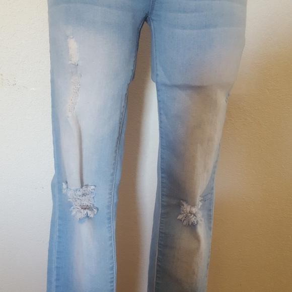 California Vintage | Light Wash Skinny Jeans | 7 - Picture 5 of 8